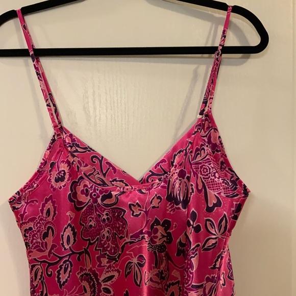 Woman’s Pretty Hot Pink Nighty - Picture 4 of 6